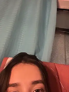 Živá chatovací místnost Pinkichloe