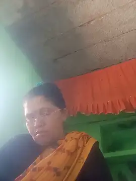 Manavi_x Live Chatraum