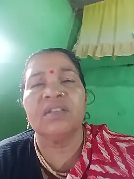Manavi_x Live Chatraum