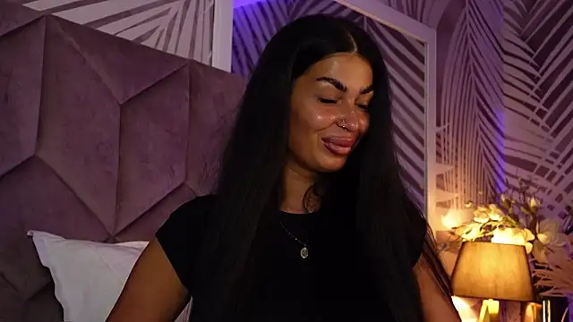 غرفة دردشة EvaRhea المباشرة