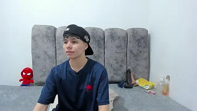 Bruno_Cruzz Adlı Modelin Canlı Sohbet Odası
