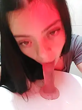 LunaJacobs' Live Chat Room
