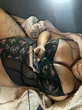 BoobWorldhere's Live Chat Room