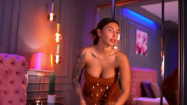 AishaaDevoe Webcam show