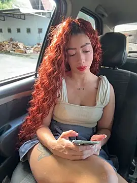 חדר צ'אט בשידור חי של roxyrougee