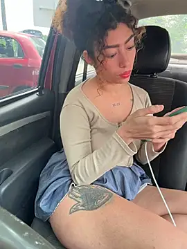 roxyrougee Adlı Modelin Canlı Sohbet Odası