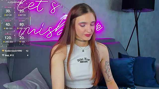 Alisha_Green Adlı Modelin Canlı Sohbet Odası