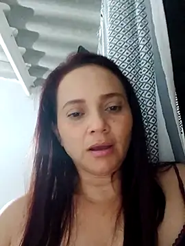 Amanda39 Adlı Modelin Canlı Sohbet Odası