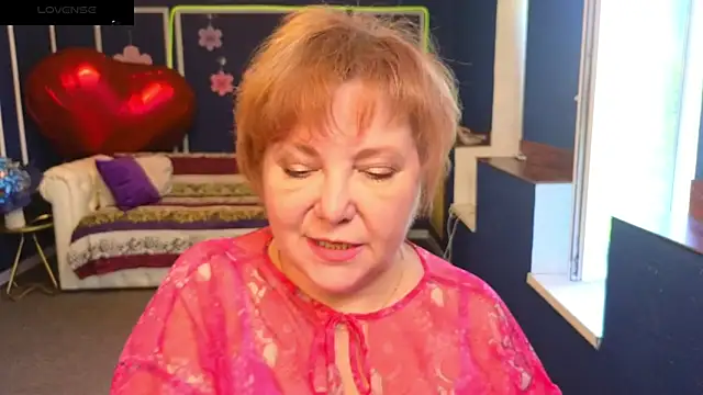 Kira_Kenett Adlı Modelin Canlı Sohbet Odası