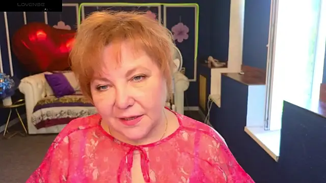 Chat soba uživo modela Kira_Kenett
