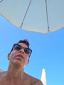 חדר צ'אט בשידור חי של sexy7883