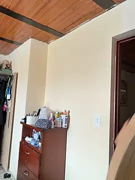 Sala de chat en directo de Cami_Leon2