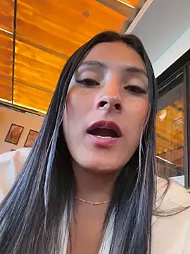 חדר צ'אט בשידור חי של Cami_Leon2