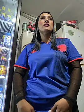 Cami_Leon2 Adlı Modelin Canlı Sohbet Odası