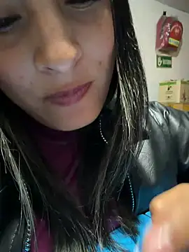 ห้องแชทสดของ Cami_Leon2