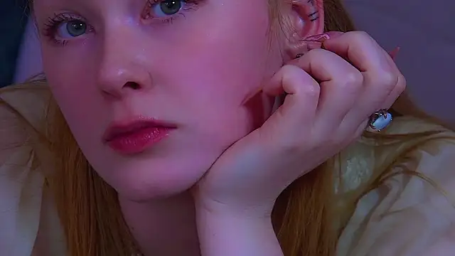 AgataFoxley Adlı Modelin Canlı Sohbet Odası