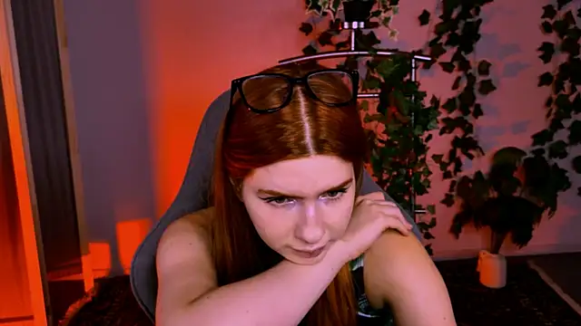 Živá chatovací místnost AliceCUNTach