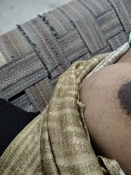 غرفة دردشة Hot_soniya_xeci المباشرة