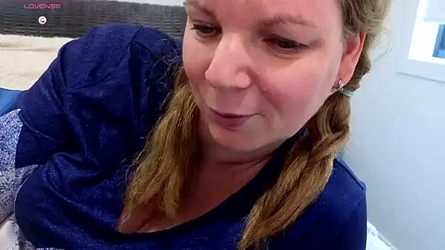 l4dyc4pricorn76's Live Chat Room