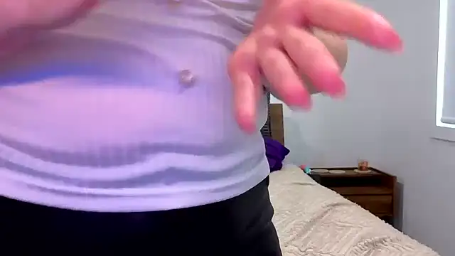 l4dyc4pricorn76 élő chatszobája
