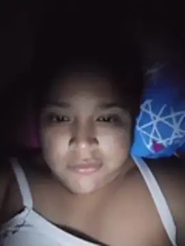 Angelly_ricura élő chatszobája