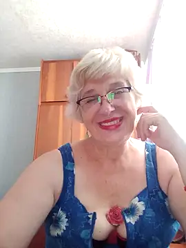 Seks show uživo modela 52MiaLove02 na kameri