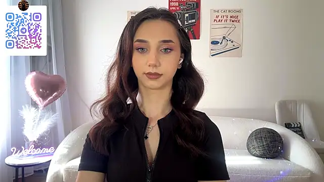 LinaMour's Live Chat Room
