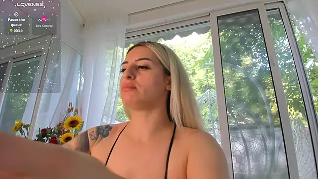 Ella_Vee লাইভ চ্যাট রুম