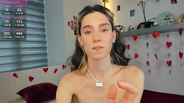 AntonettaTarring Adlı Modelin Canlı Sohbet Odası