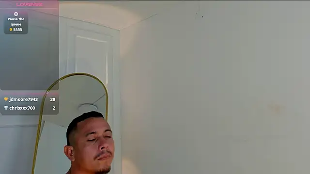charlotte_dante212's Live Chat Room