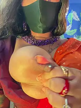V-Hot-Sweti Adlı Modelin Canlı Seks Kamerası Şovu
