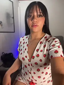 Katy_RoseX Adlı Modelin Canlı Sohbet Odası