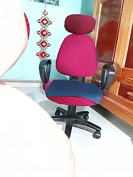 Tasu774 Adlı Modelin Canlı Sohbet Odası