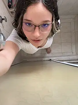 sukubo__ Adlı Modelin Canlı Sohbet Odası