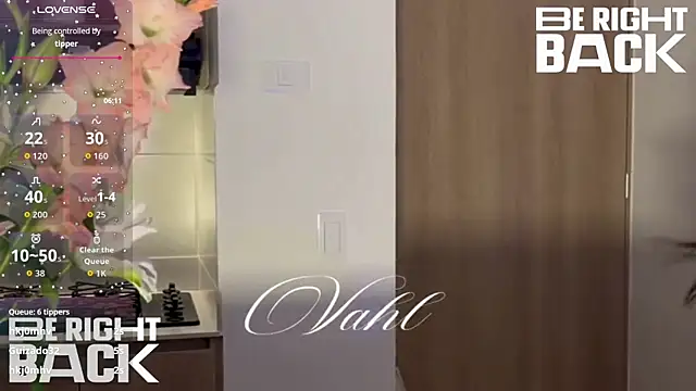 Vahl_- Adlı Modelin Canlı Sohbet Odası
