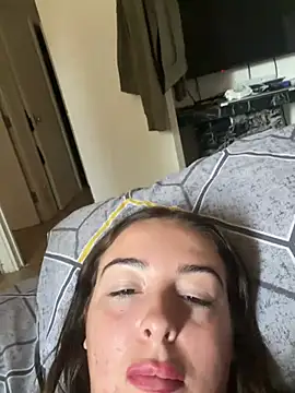 BrunetteBaddiexo Live chatroom