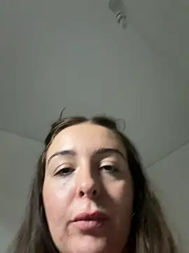 BrunetteBaddiexon Live chat-huone