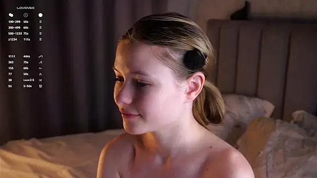 LynHillaire – live chatrum