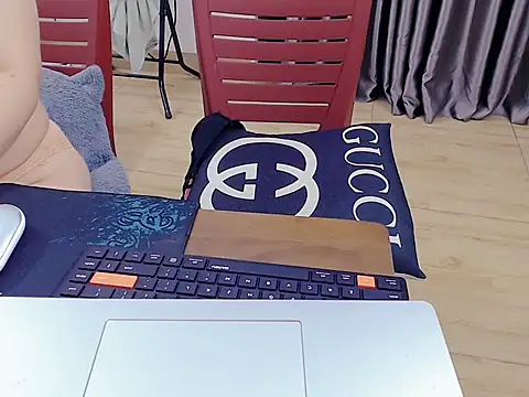 Funnygirl_9x Live Chatraum