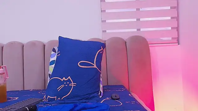sweegirl69 – live chatrum