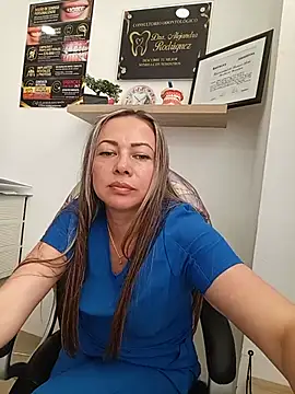 _Dentist-Madisson_04's Live Chat Room