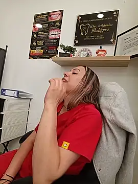 חדר צ'אט בשידור חי של _Dentist-Madisson_04