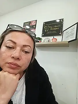 Chat ao vivo de _Dentist-Madisson_04