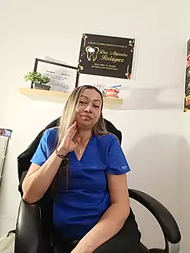 _Dentist-Madisson_04 Adlı Modelin Canlı Sohbet Odası
