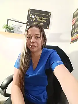 חדר צ'אט בשידור חי של _Dentist-Madisson_04