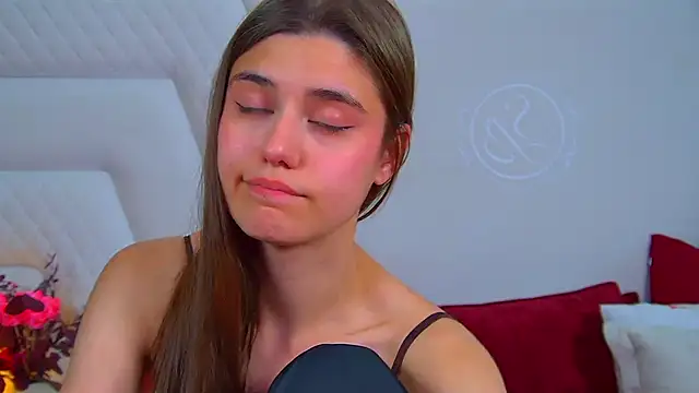 ArianaAllens' Live Chat Room