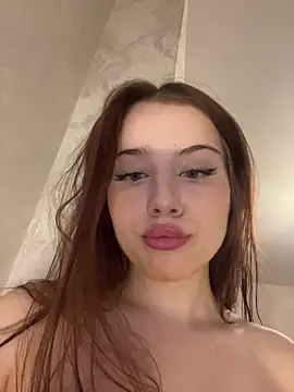 Immy_Megan – Naživo chatovacia miestnosť