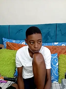 SweetSlenderChoc Cameră chat live