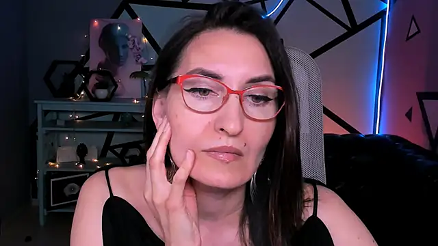 UnaTerra's Live Chat Room