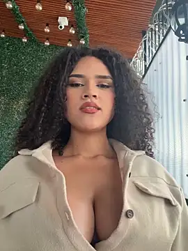 Lilithadams1 Adlı Modelin Canlı Sohbet Odası